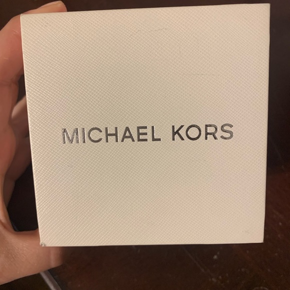 Comes with box and extra links. - Picture 2 of 2